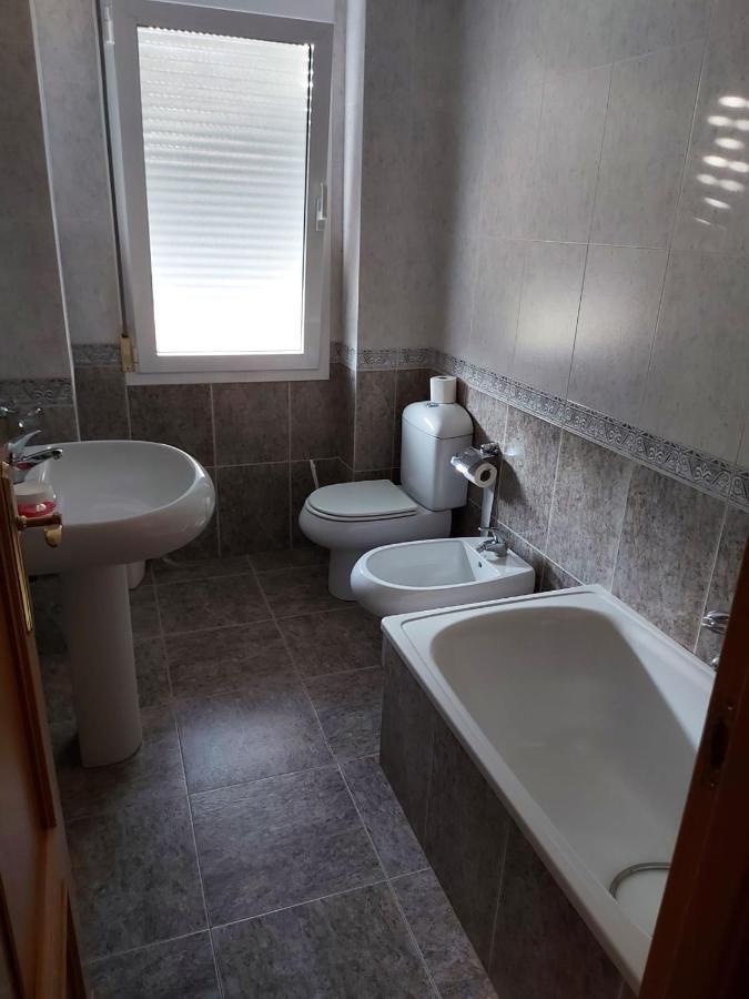 Hostal Linares Villanueva de Argaño Exterior foto